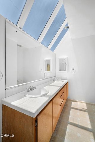 400 Monterey Road 16, Glendale, CA 91206