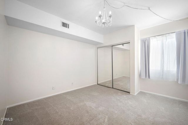 400 Monterey Road 16, Glendale, CA 91206