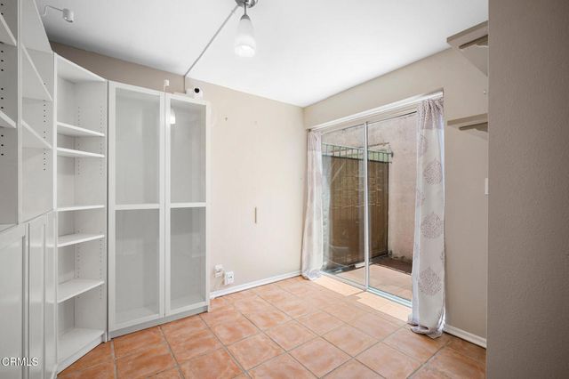 400 Monterey Road 16, Glendale, CA 91206