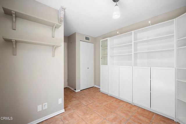 400 Monterey Road 16, Glendale, CA 91206