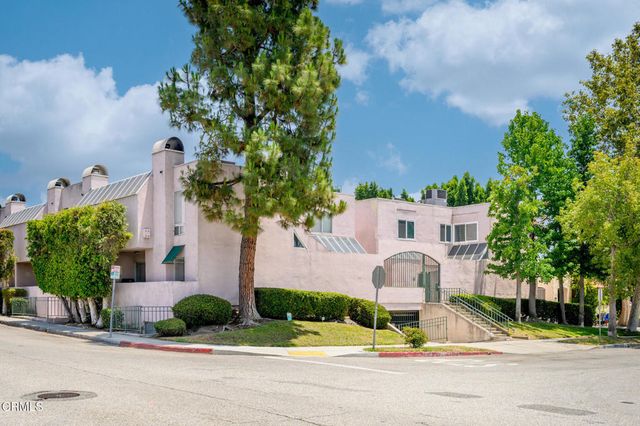 400 Monterey Road 16, Glendale, CA 91206