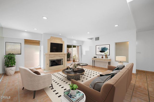 400 Monterey Road 16, Glendale, CA 91206