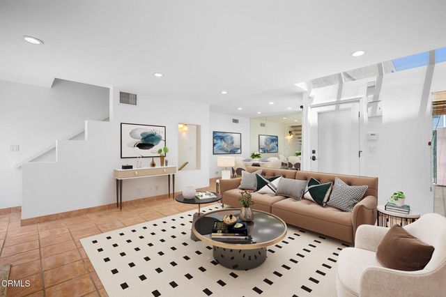 400 Monterey Road 16, Glendale, CA 91206