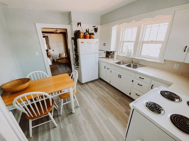 213 Clinton Avenue, Grand Haven City, MI 49417