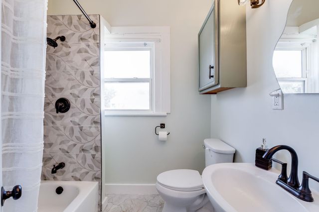 1944 Broadway Ave, Wichita, KS 67211