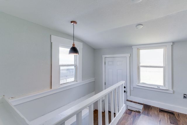 1944 Broadway Ave, Wichita, KS 67211