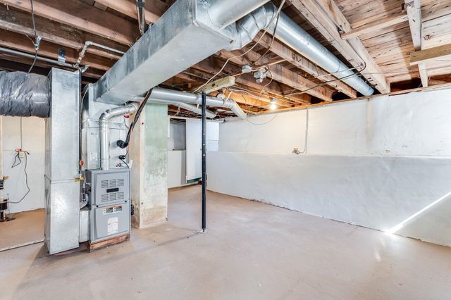 1944 Broadway Ave, Wichita, KS 67211