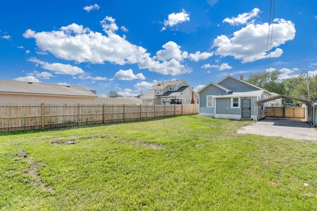 1944 Broadway Ave, Wichita, KS 67211