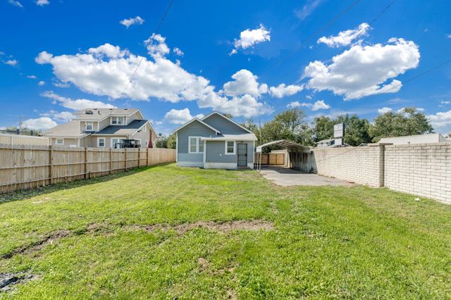 1944 Broadway Ave, Wichita, KS 67211