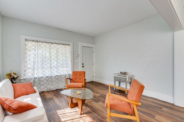 1944 Broadway Ave, Wichita, KS 67211