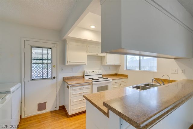 427 South Tonopah Drive, Las Vegas, NV 89106