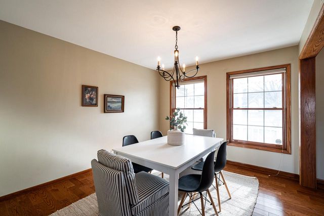 8850 W Lake Pointe CIRCLE, Franklin, WI 53132