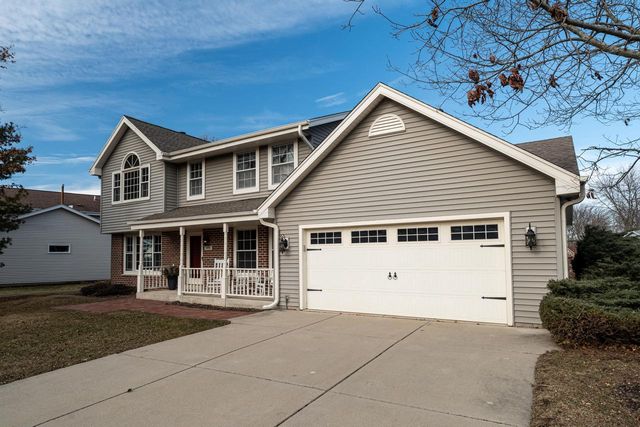 8850 W Lake Pointe CIRCLE, Franklin, WI 53132