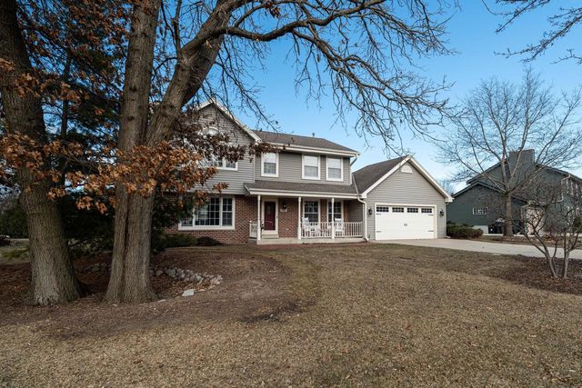8850 W Lake Pointe CIRCLE, Franklin, WI 53132