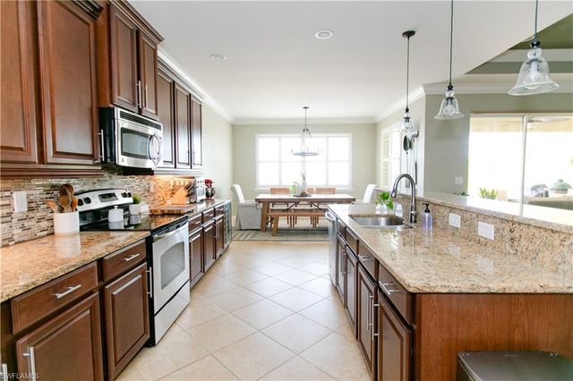 2604 Stonyhill CT, Cape Coral, FL 33991