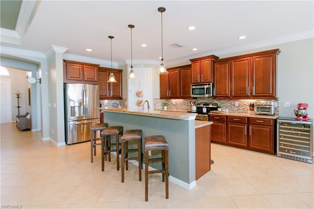 Image 11 of property listing at 2604 Stonyhill CT, Cape Coral, FL 33991