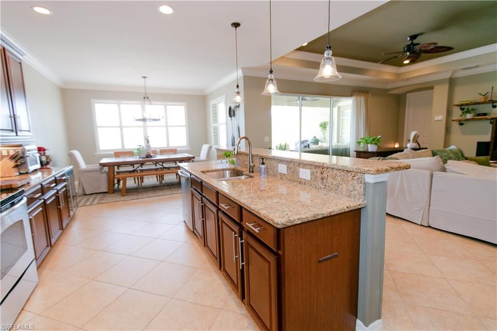Image 13 of property listing at 2604 Stonyhill CT, Cape Coral, FL 33991