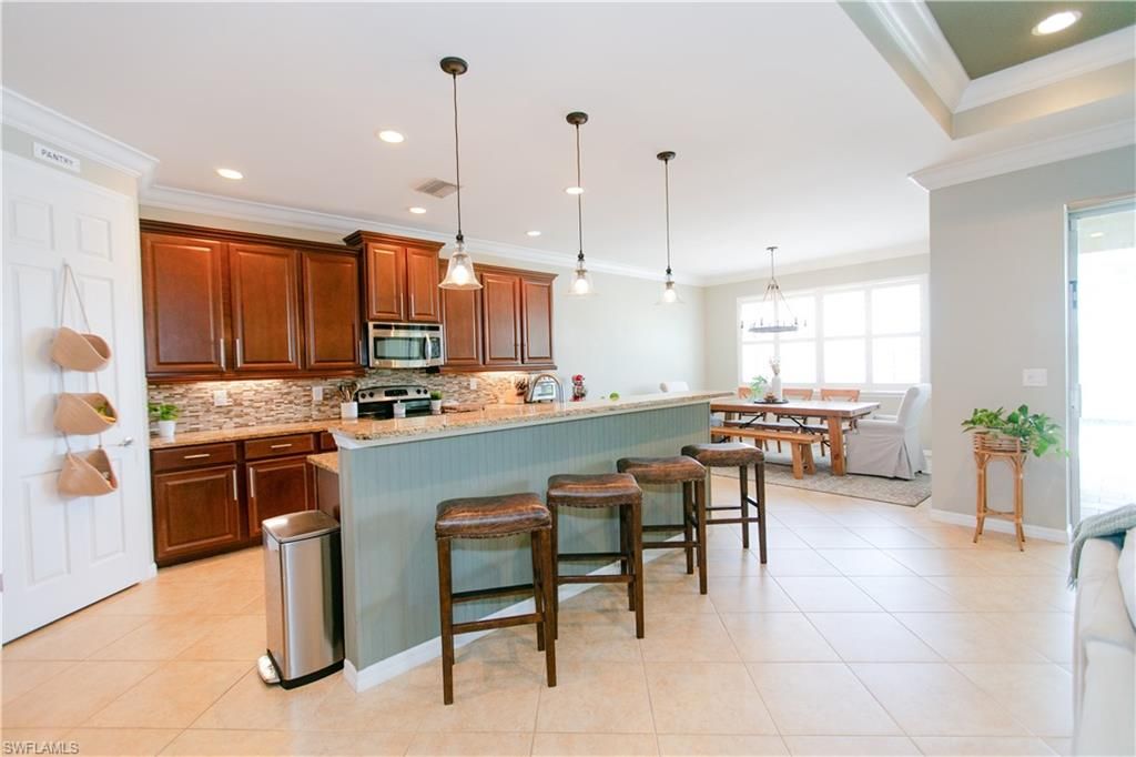 Image 15 of property listing at 2604 Stonyhill CT, Cape Coral, FL 33991