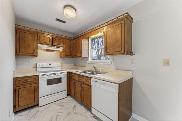 140 New Gritton Ave, Oak Grove, KY 42262