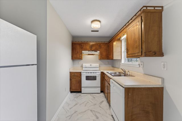 140 New Gritton Ave, Oak Grove, KY 42262