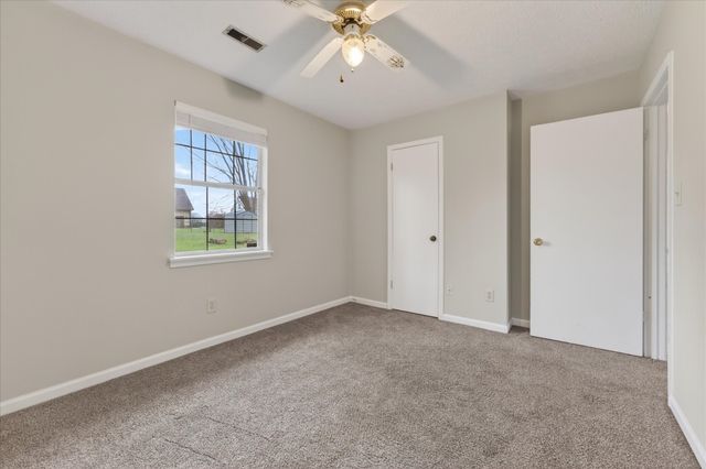 140 New Gritton Ave, Oak Grove, KY 42262