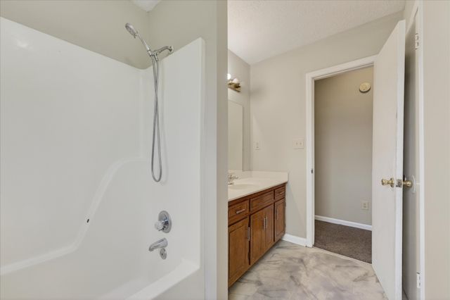 140 New Gritton Ave, Oak Grove, KY 42262