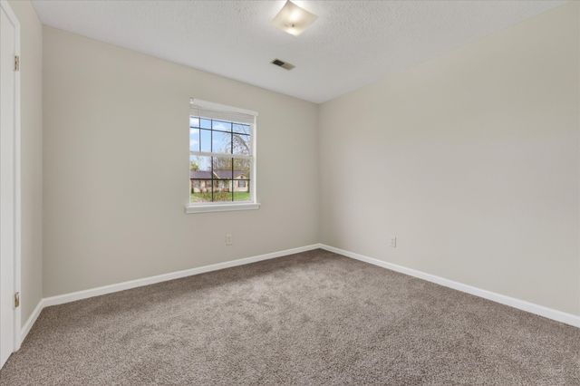 140 New Gritton Ave, Oak Grove, KY 42262
