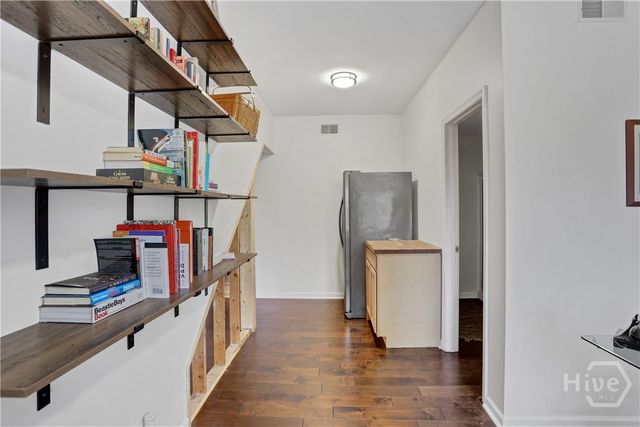 4 E Back Street, Savannah, GA 31419