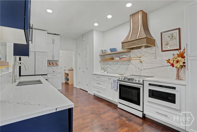 4 E Back Street, Savannah, GA 31419