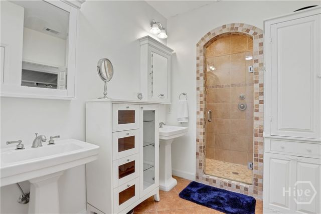 4 E Back Street, Savannah, GA 31419