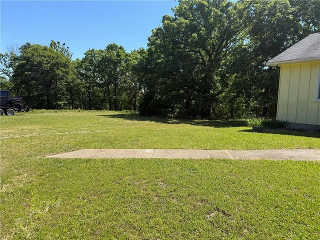 33486 7 Highway, Edwards, MO 65326