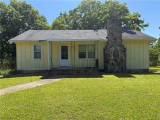 33486 7 Highway, Edwards, MO 65326