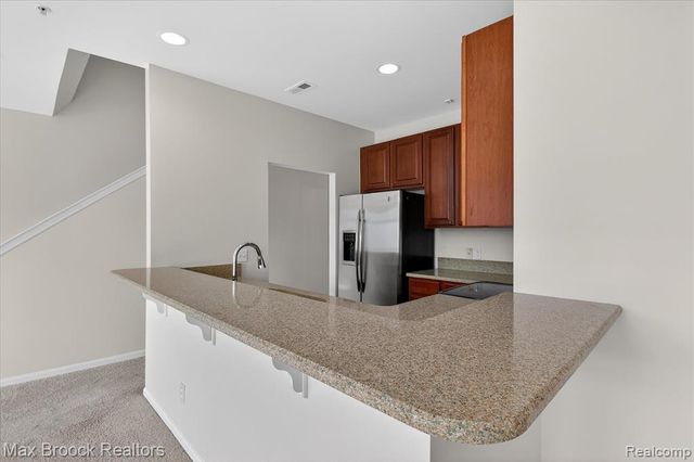 3255 Camden Drive, Troy, MI 48084