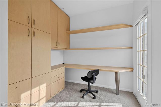 3255 Camden Drive, Troy, MI 48084