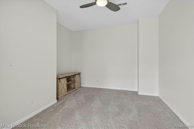 3255 Camden Drive, Troy, MI 48084