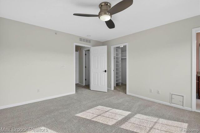 3255 Camden Drive, Troy, MI 48084