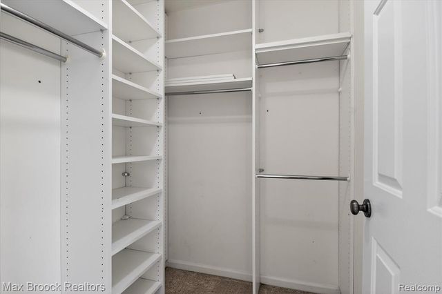 3255 Camden Drive, Troy, MI 48084