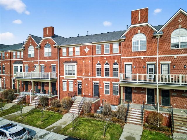 3255 Camden Drive, Troy, MI 48084