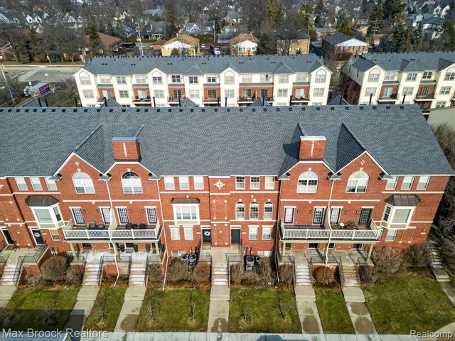 3255 Camden Drive, Troy, MI 48084