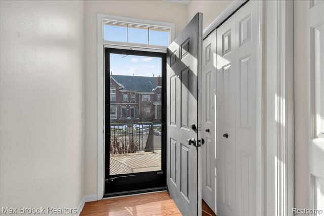 3255 Camden Drive, Troy, MI 48084