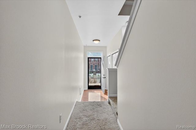 3255 Camden Drive, Troy, MI 48084