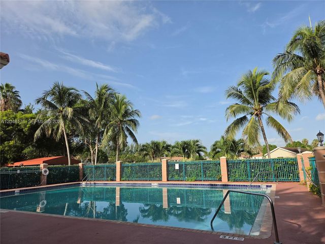 1301 SE 28th Ln 206-42, Homestead, FL 33035