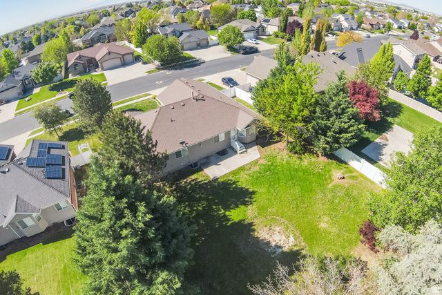 2104 W 2200 S, Syracuse, UT 84075