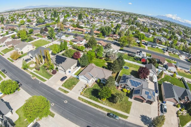 2104 W 2200 S, Syracuse, UT 84075
