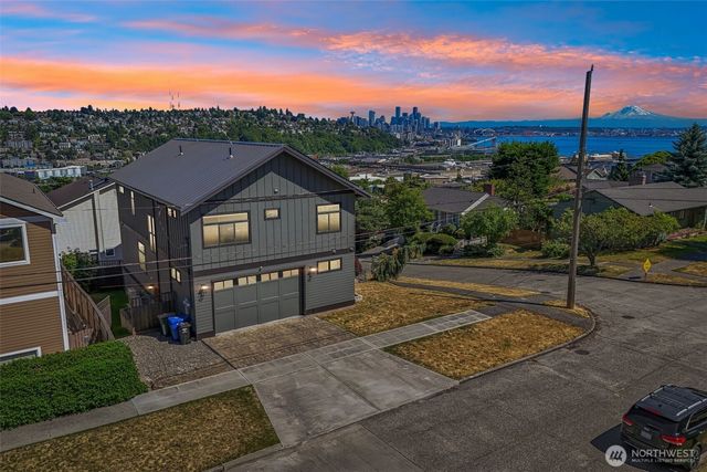 2460 W Lynn Street, Seattle, WA 98199