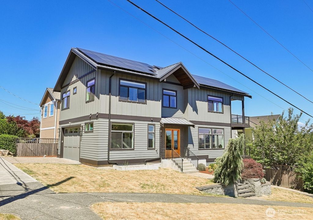 2460 W Lynn Street, Seattle, WA 98199