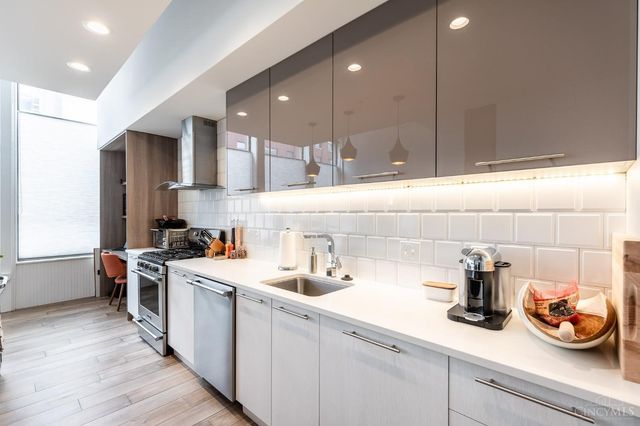 813 Broadway Street, Cincinnati, OH 45202