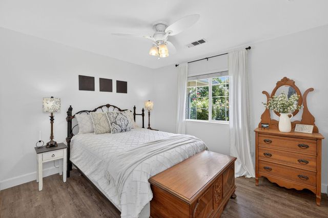 9198 N Fowler Avenue, Clovis, CA 93619