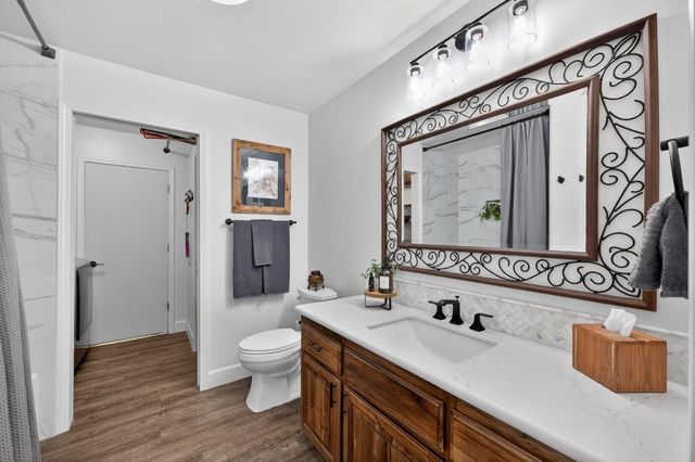9198 N Fowler Avenue, Clovis, CA 93619
