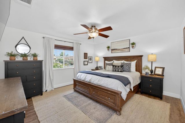 9198 N Fowler Avenue, Clovis, CA 93619
